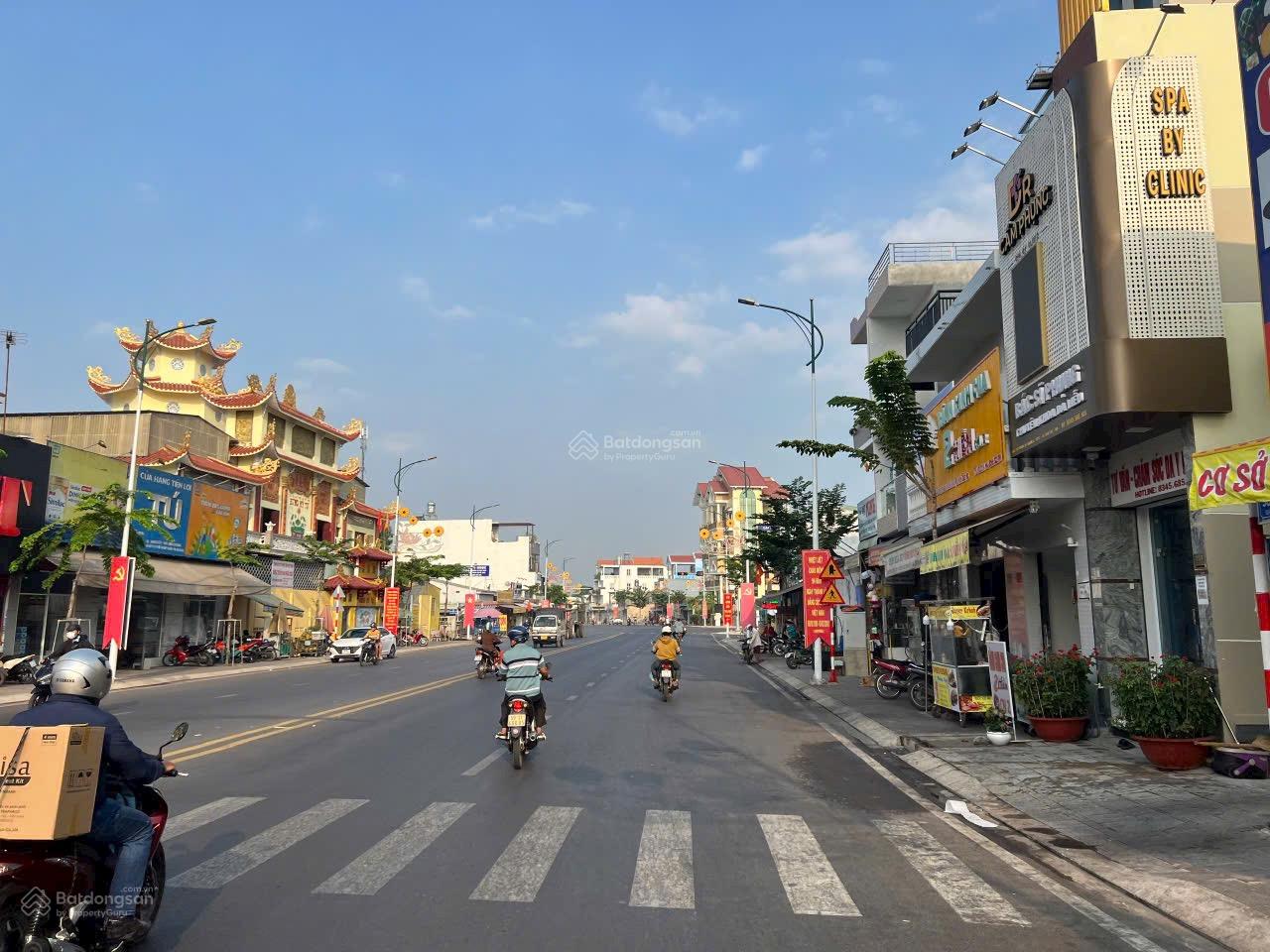 Chính chủ cần bán lô đất đối diện chợ Bến Cát - HCM Chính chủ cần bán lô đất đối diện chợ Bến Cát - HCM