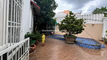 Cho thuê nhà mặt phố (nhà lớn) KDC Bình Hưng, Bình Chánh. (Gần bến xe Q. 8)