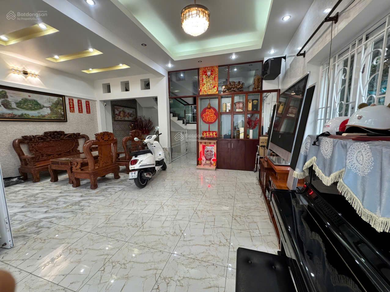 Cho thuê nhà mặt phố (nhà lớn) KDC Bình Hưng, Bình Chánh. (Gần bến xe Q. 8)