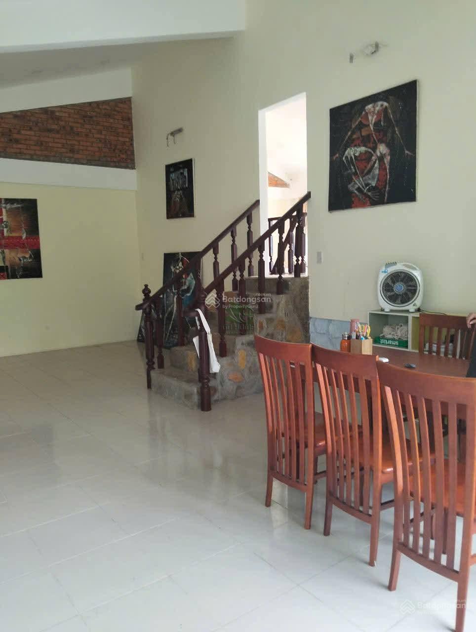 cho thuê nhà sân vườn 350m2 gần núi ở bắc nha trang giá 20 triệu/tháng
