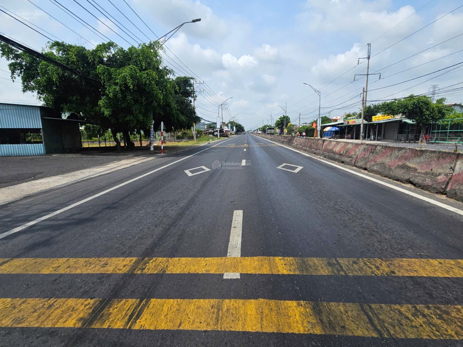 Đất mặt tiền QL1A hơn 1000m2 nở hậu ngay trung tâm TP Tân An Long An