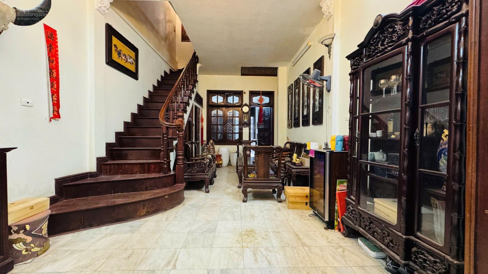 Bán nhà phố Thái Hà, ô tô tránh 95m2 x 4 tầng Mt 4,5m giá 23,5 tỷ,kinh doanh, ngõ thông. QH ổn định