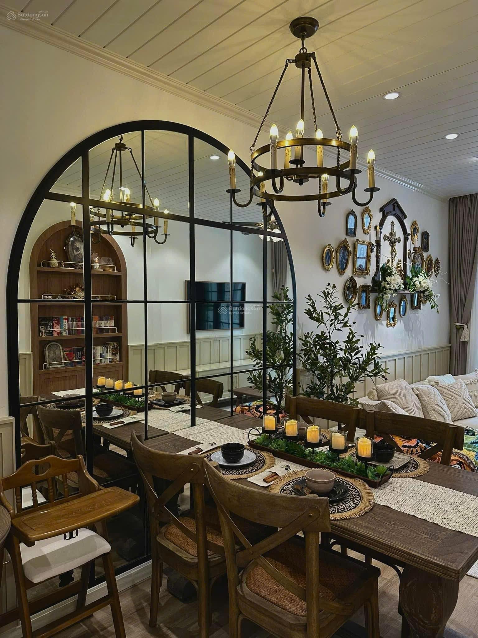 Bán nhà mặt phố Nguyễn Thiện Thuật, 24 tỷ, 65.5m2, 3PN, 5WC