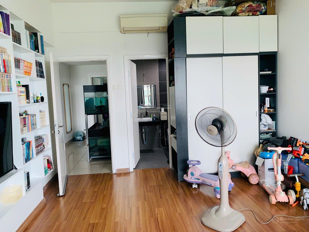 Chính chủ bán chung cư Long Biên 100m2, Lô góc 3 thoáng, 4.99 TỶ, bc Đông Nam