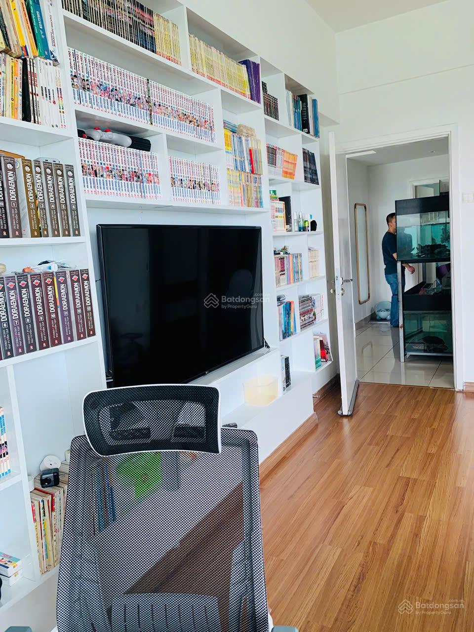 Chính chủ bán chung cư Long Biên 100m2, Lô góc 3 thoáng, 4.99 TỶ, bc Đông Nam