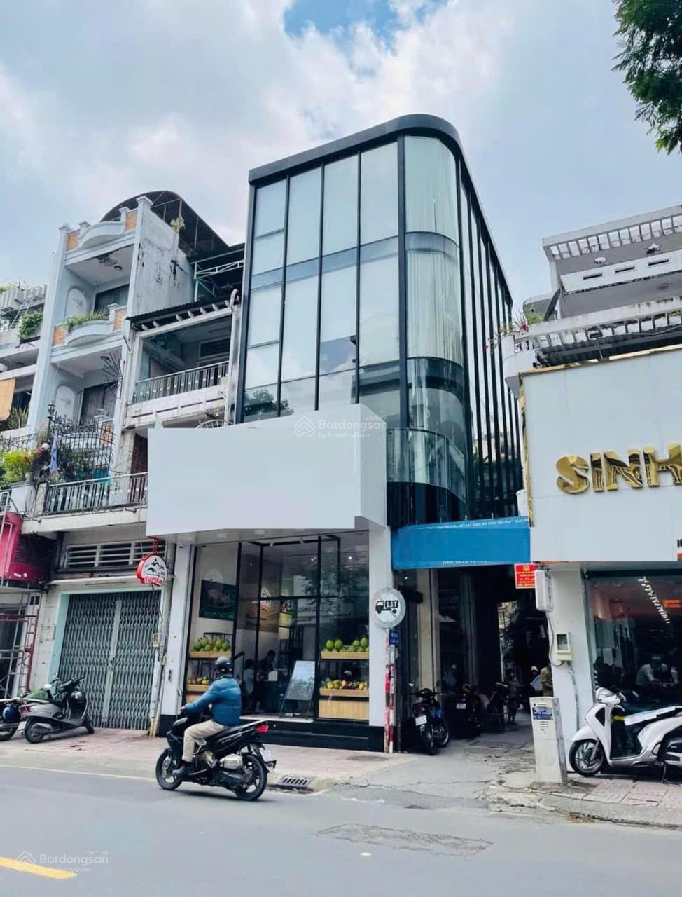 HÀNG HIẾM - NHÀ ỐP KÍNH CỰC SANG  Góc 2 MT 218A Cao Thắng - Tổng 360M2 Sàn  Chỉ 50 triệu / tháng