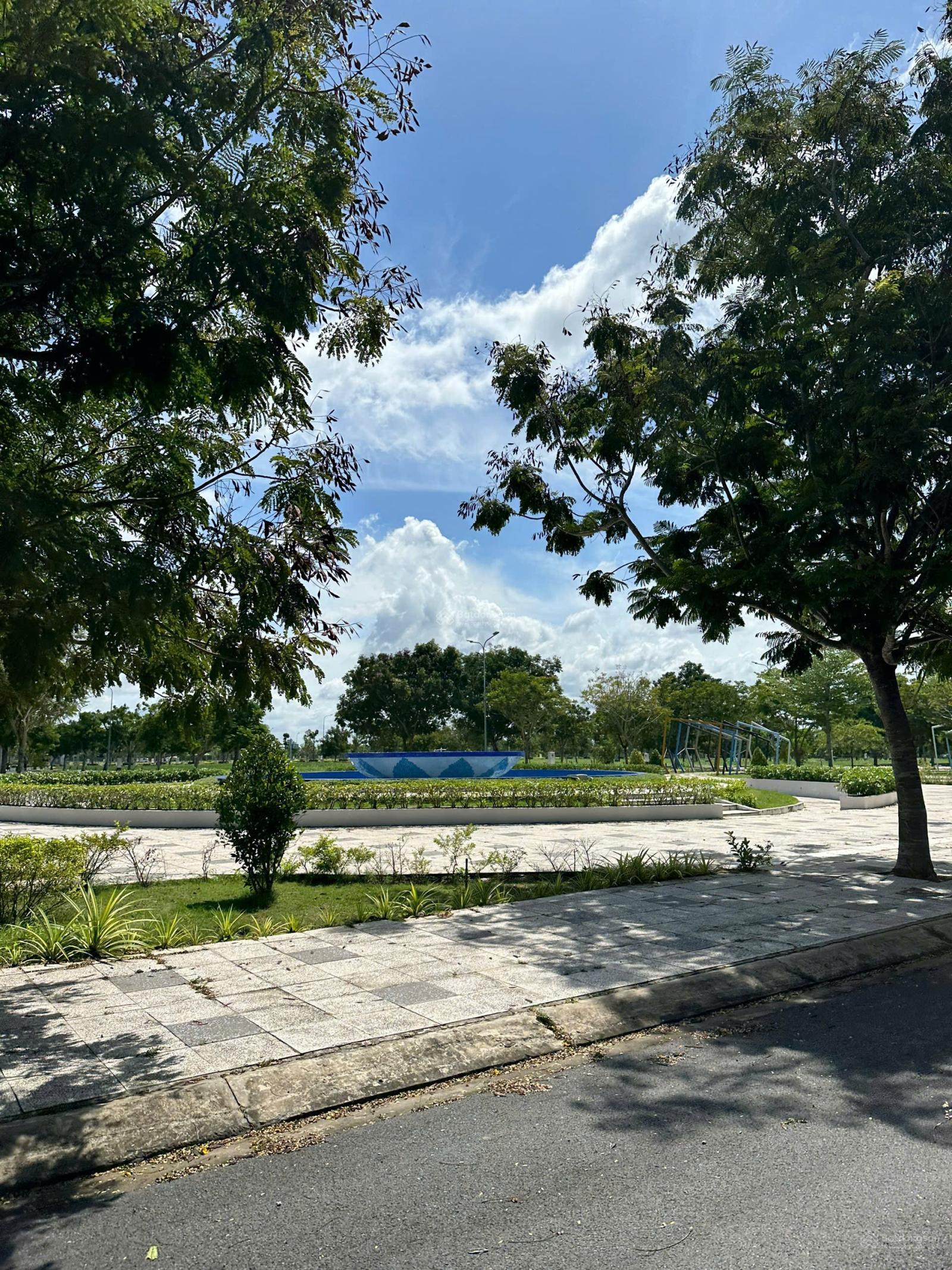 Đất nền 90m2 The Solia sổ công chứng ngay. Mặt tiền đường ĐT830 xã Lương Hoà. Giá từ 21 triệu/m2