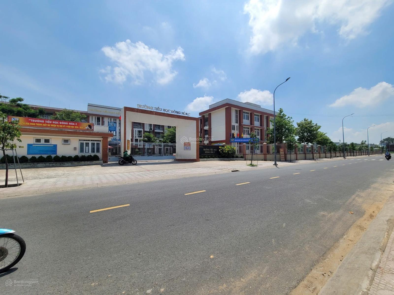 RA NHANH LÔ 210M2 ĐỐI DIỆN CHỢ LONG THÀNH, NGAY TRUNG TÂM SÂN BAY, THÍCH HỢP KINH DOANH. GẤP 1.9 TỶ