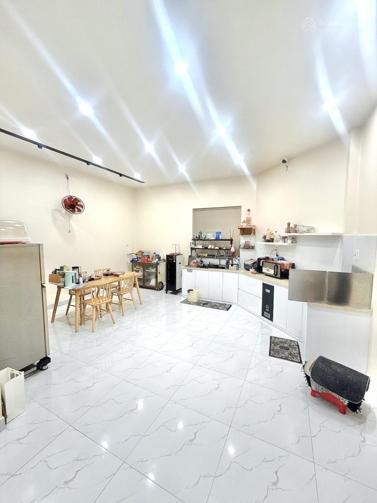 Nhà 4 tầng, ngang lớn 6.2m x 16m vuông vức, hẻm 6m xe hơi, ngay Bình Trị Đông thông Mã Lò