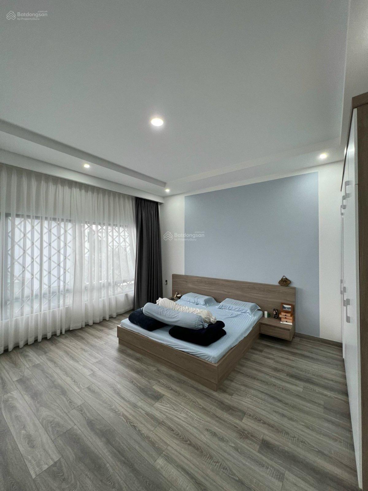 Bán gấp nhà mặt tiền, hẻm xe container 160m2, 5x33, 4PN, 3WC, có nội thất TP. Thủ Đức, HCM