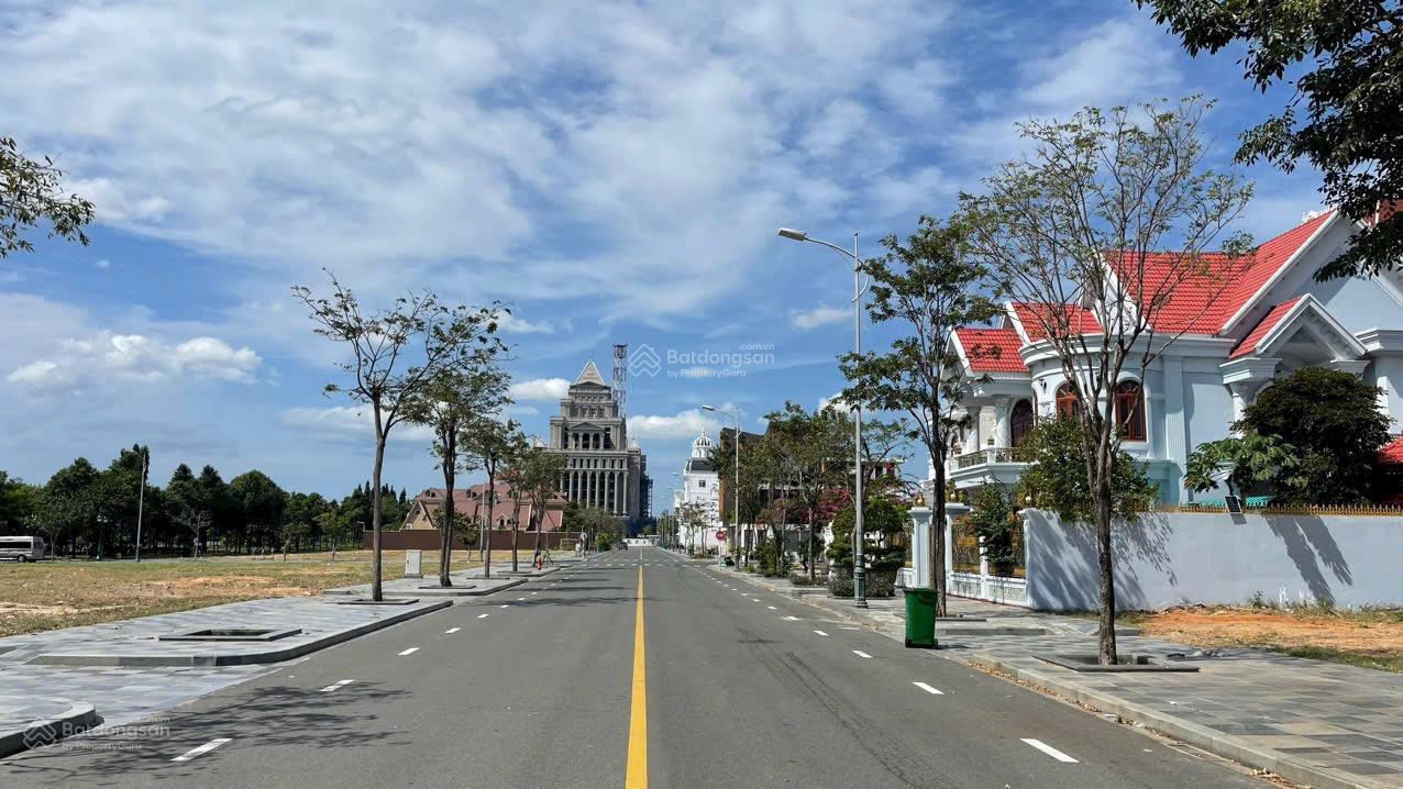 Cần bán lô biệt thự 360m2 - hướng biển - view biển - TP Phan Thiết