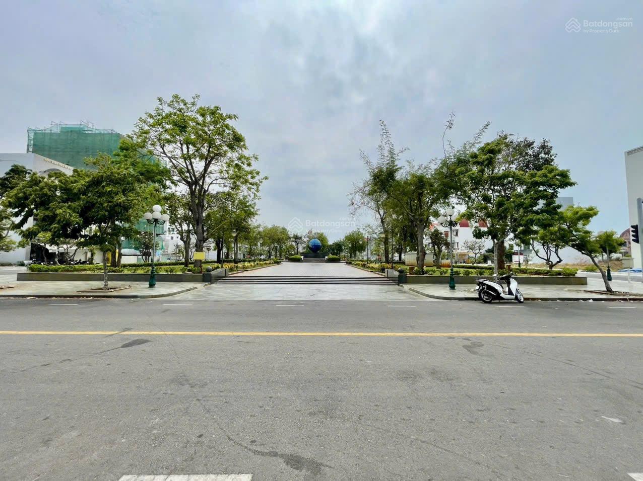 Bán lô A4 hướng biển, gần công viên Hoà Bình. Diện tích 140m2 (7x20m) Bán lô A4 hướng biển, gần công viên Hoà Bình. Diện tích 140m2 (7x20m)