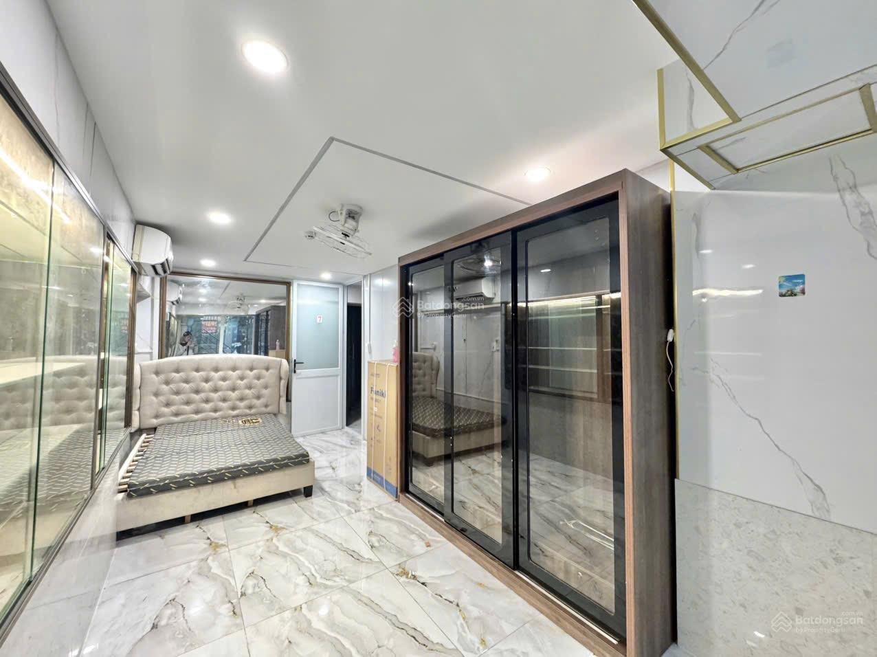 CHDV 8ph view sông Dương Quảng Hàm P5, DT 6x20m, 3 lầu, NT đủ TN 40tr/, giá 13.6 tỷ TL 0969 791 ***