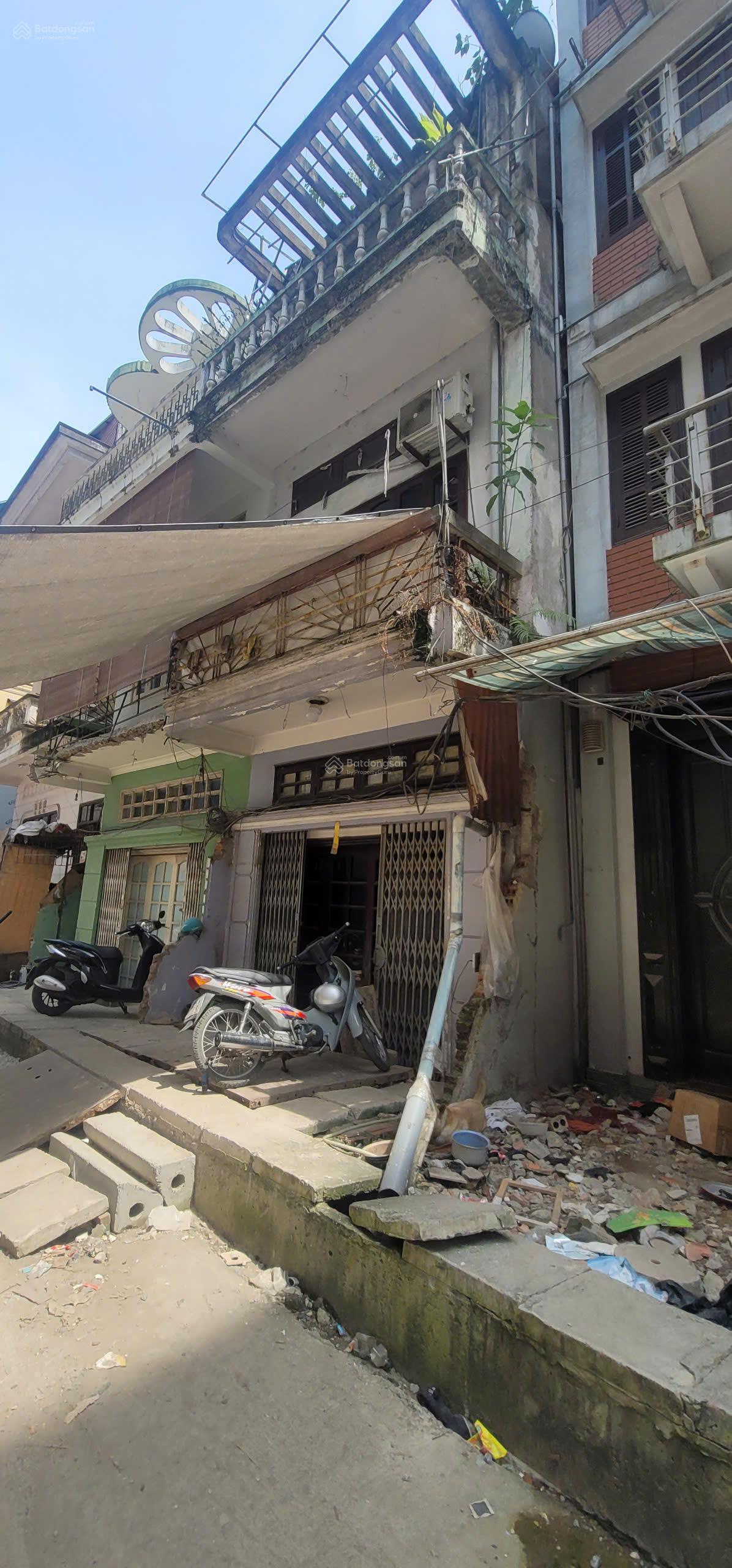 Được mở rộng ra mặt đường, bán nhà đất vị trí Thụy Khuê phía gần Cấp 3 Chu Văn An Được mở rộng ra mặt đường, bán nhà đất vị trí Thụy Khuê phía gần Cấp 3 Chu Văn An