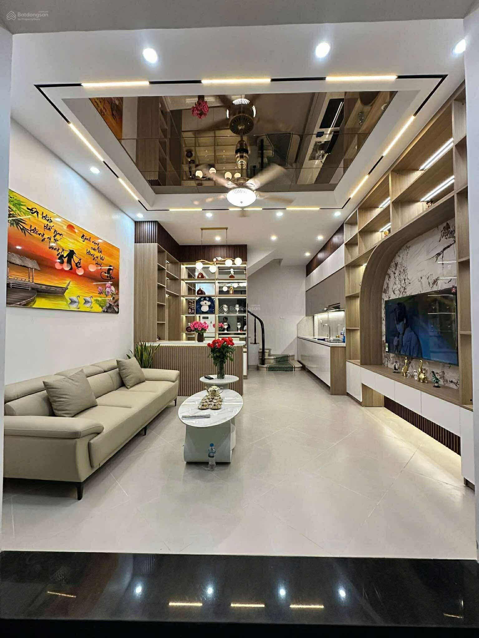 SIÊU PHẨM HAI BÀ TRƯNG MỘT NHÀ RA PHỐ NGÕ THÔNG TỨ TUNG Vị trí đẹp - Trung tâm quận Ha