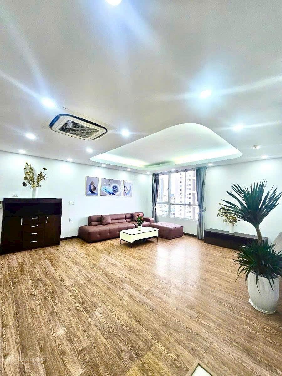 Hiếm CC Richland Xuân thủy 124m2, 3 ngủ, 2vs. Full nội thất đẹp. Cầu Giấy