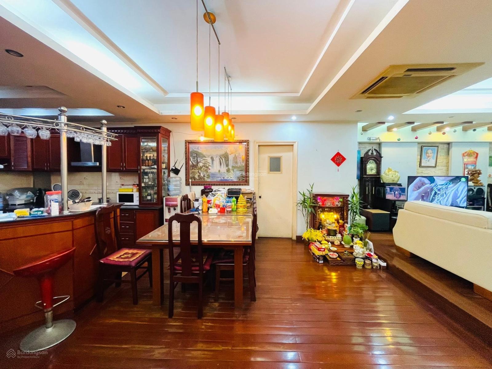 Chung cư phố Láng Hạ - view triệu đô - diện tích khủng 199m2 - cực hiếm