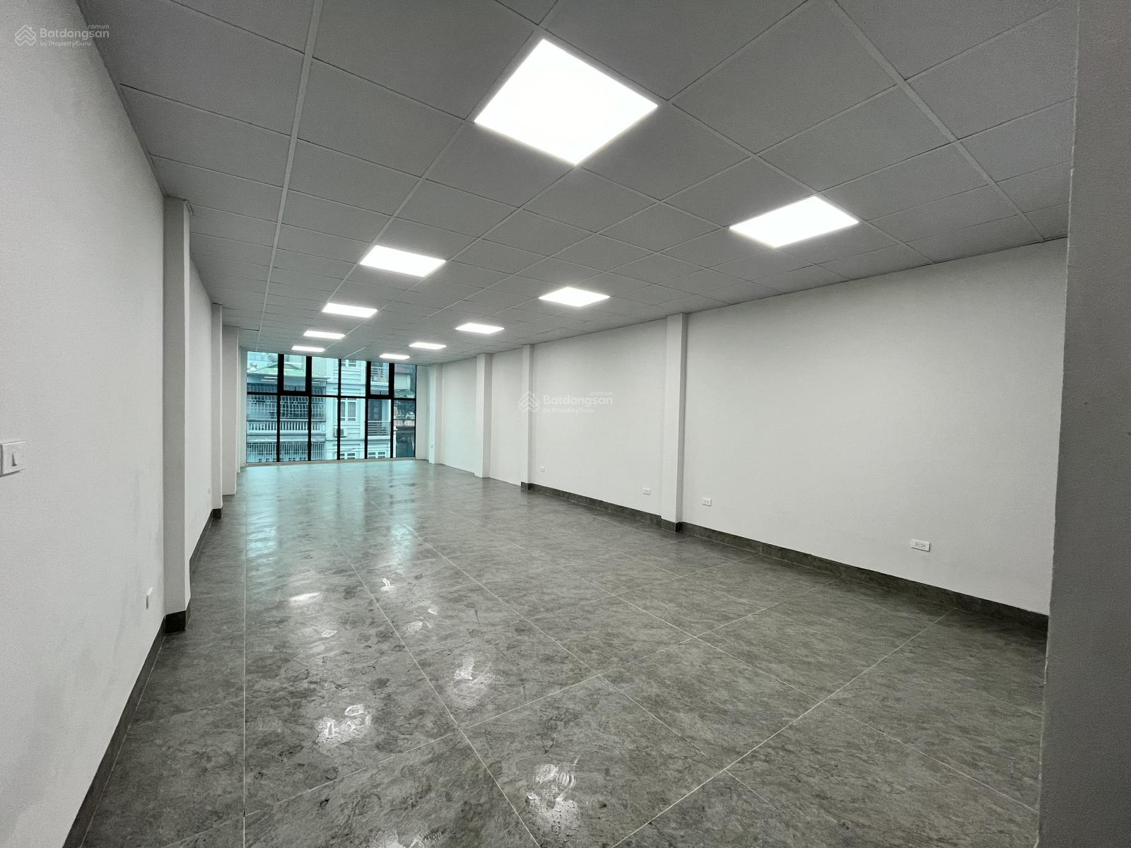 Cho thuê văn phòng Văn Quán 110m2 thông sàn, mới đẹp giá 14tr/tháng