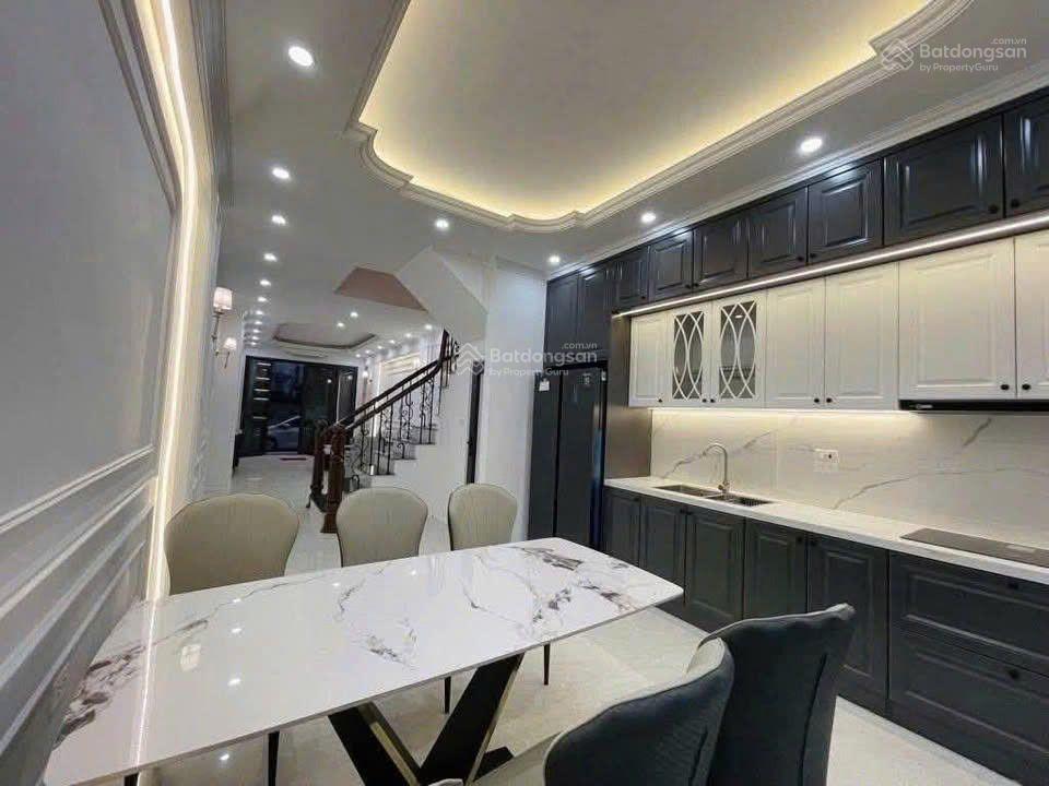 Hồng Tiến - 5 tầng mới đẹp -Dt 55m - nhỉnh 15 tỷ - ô tô thông