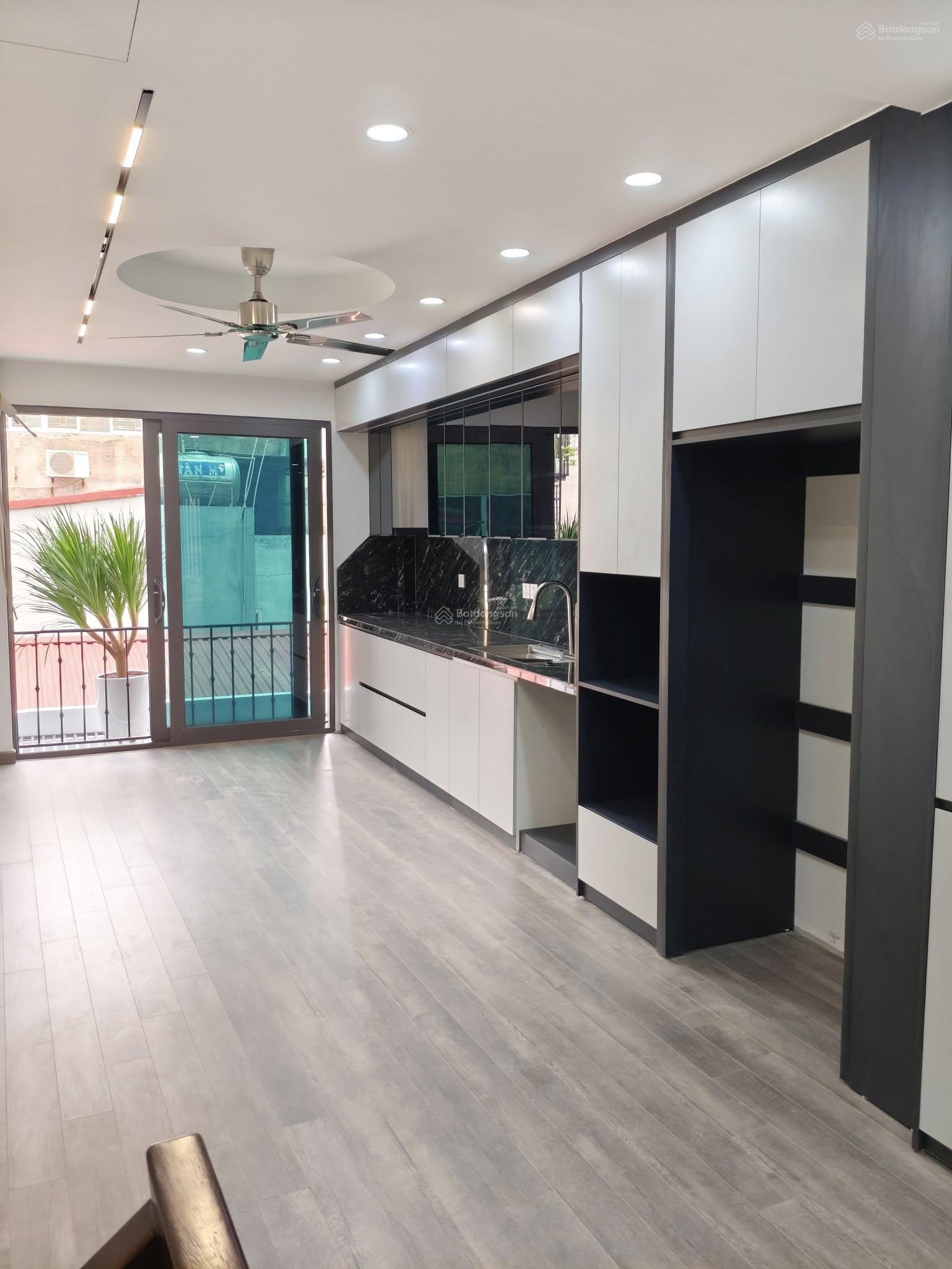 Bán nhà mới phố Nguyễn Chánh, Cầu Giấy, 68m2, 6 tầng, thang máy, ô tô, phân lô, kinh doanh 30 tỷ