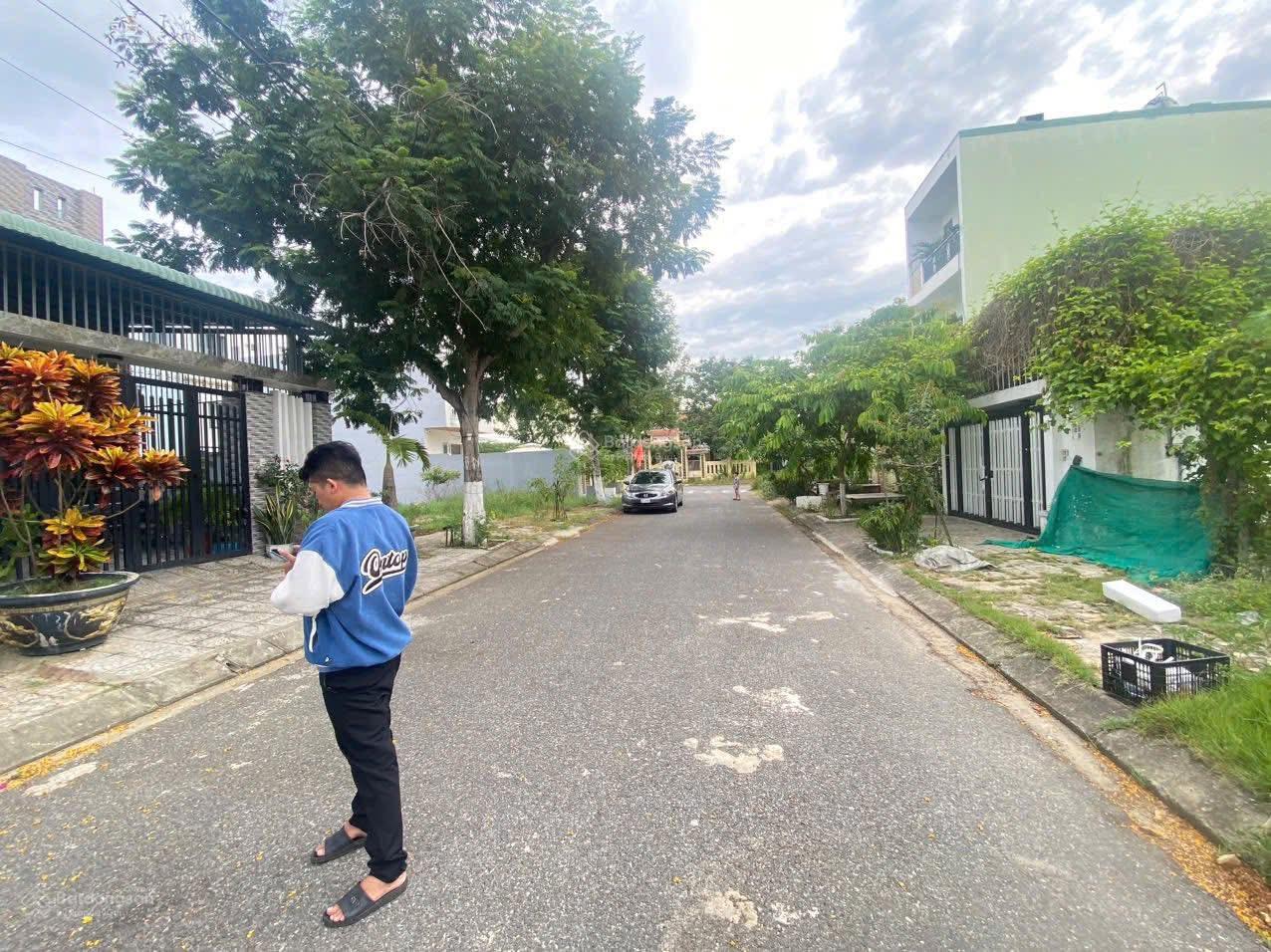 Lô đất mặt tiền đường 5m5 Bát Nàn Công Chúa. DT 100m2 ngang 5m. Hướng Tây Bắc. Giá bán 3 tỷ 5 TL