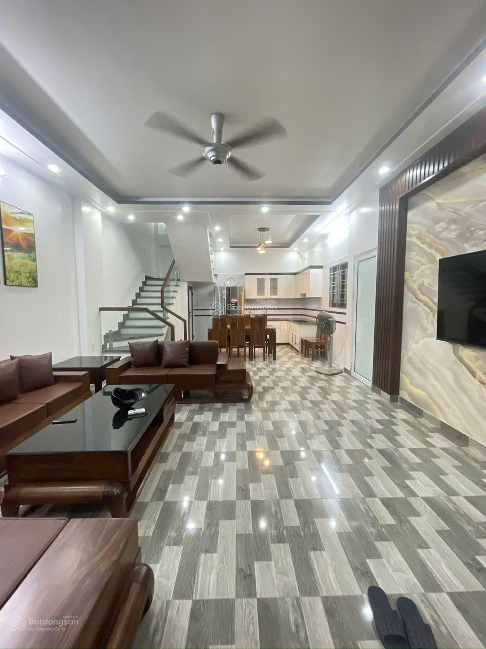 Nhà mặt đường sân cổng ô tô gần Hoàng Huy Pruksa Town, An Đồng, An Dương, Hải Phòng