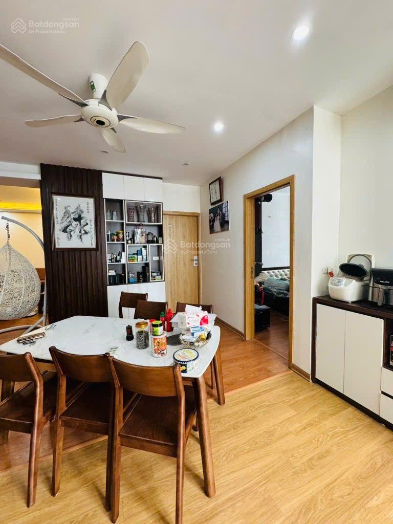 Cần bán chung cư 30T Nam Trung Yên, 3 ngủ 2vs nhà mới đẹp full, sổ đỏ sang tên ngay. LH: 0915 394 ***