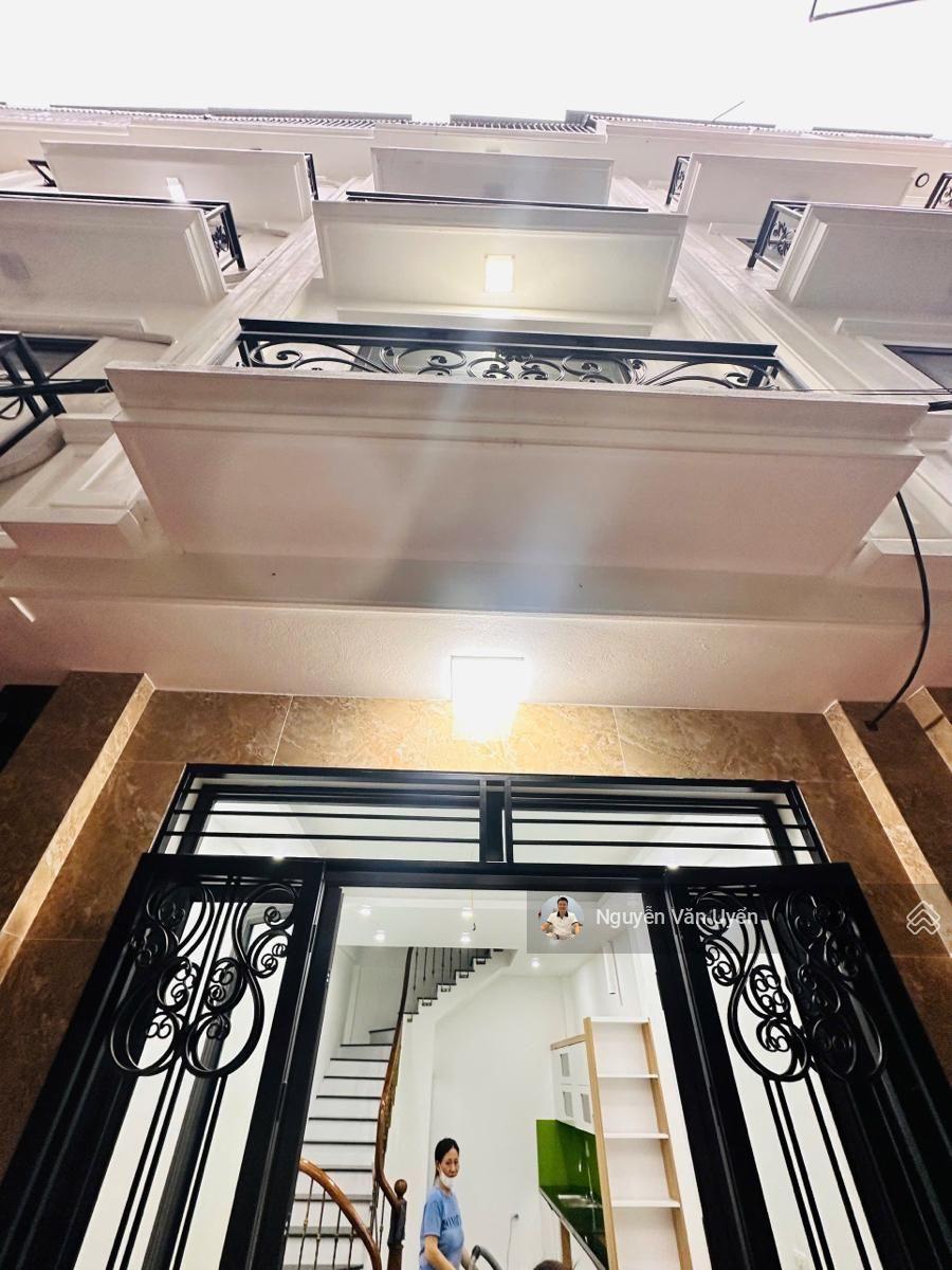 Bán Nhà Cạnh Trường ĐH Ngoai Ngữ, 34 m2 x 5 tầng x 7,2 tỷ, Cầu Giấy, Dân Xây chắc chắn, Ngõ Thông..