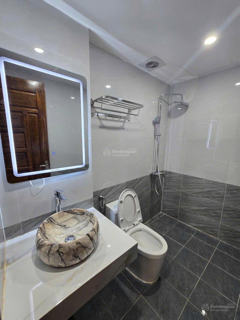BÁN NHÀ LÊ ĐỨC THỌ,NAM TỪ LIÊM,VỊ TRÍ ĐẸP,NGÕ RỘNG,GẦN Ô TÔ,GẦN BX MỸ ĐÌNH , PHỐ NGUYỄN HOÀNG