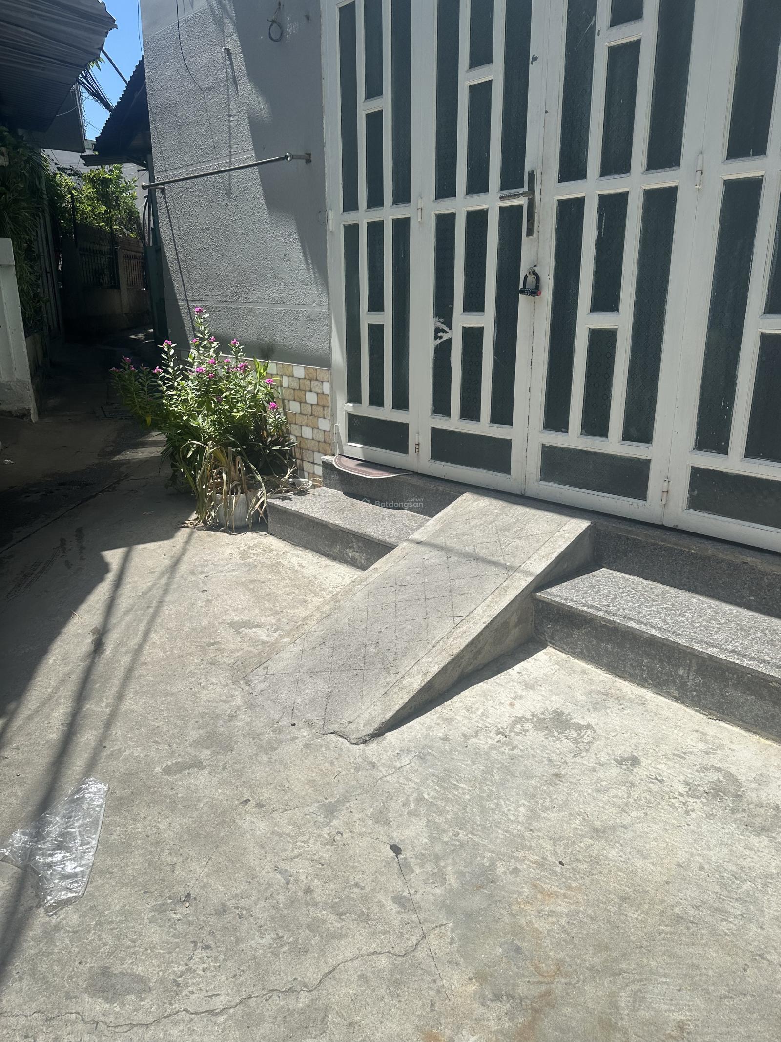 Bán nhà mê lửng kiệt Ngô Quyền, Sơn Trà, Đà Nẵng giá cực mềm chỉ 2 tỷ 8 nhà đẹp - kiên cố dòng tiền Bán nhà mê lửng kiệt Ngô Quyền, Sơn Trà, Đà Nẵng giá cực mềm chỉ 2 tỷ 8 nhà đẹp - kiên cố dòng tiền