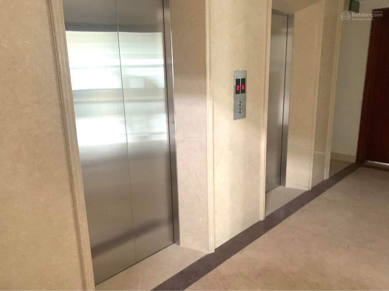 Bán tòa Building mặt phố Nghĩa Đô, 250m2 MT 15m mới đẹp quá hiếm