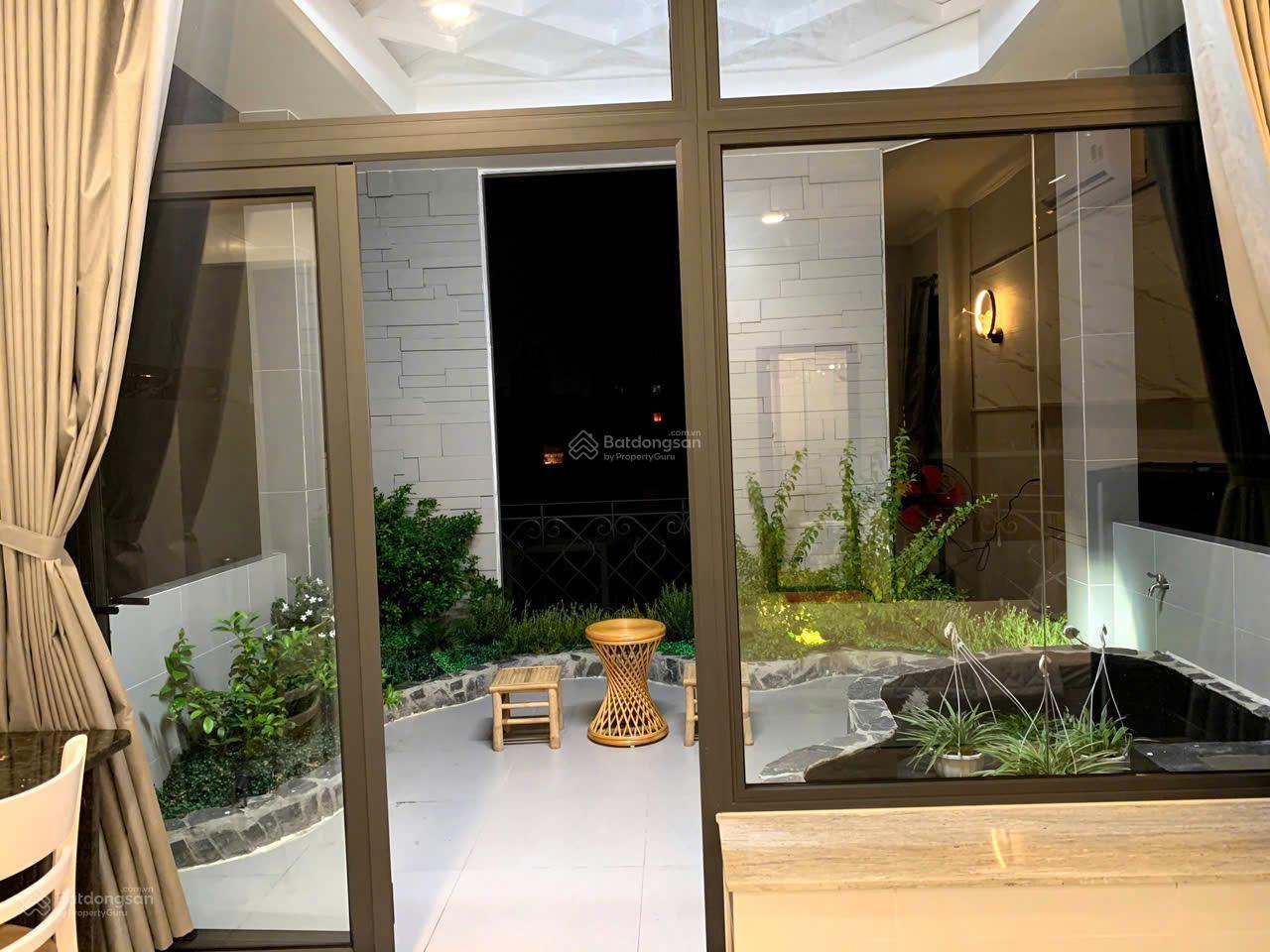 Mới + đẹp! CHDV 8 phòng có hầm + thang máy! HXH khu Phan Xích Long - TH: 55tr/thg - chỉ 14.9 tỷ TL! Mới + đẹp! CHDV 8 phòng có hầm + thang máy! HXH khu Phan Xích Long - TH: 55tr/thg - chỉ 14.9 tỷ TL!