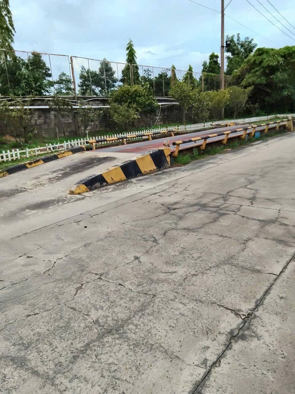 Xưởng Long Nguyên 1500m2, khuôn viên chung, giá 50 triệu/th