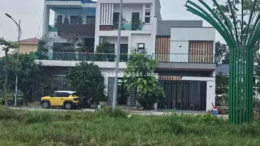 Cần Bán nhà 4 tầng mặt phố đường Hùng Vương, 6,5 tỷ, 96m2, mặt tiền 5m, pháp lý chuẩn chit