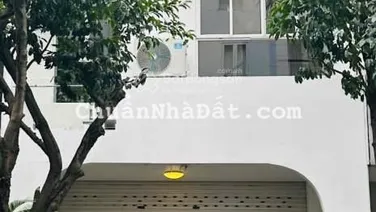 Cho thuê nhà PMH Q7. DTSD: 350m2, trệt lửng 3 lầu. Phù hợp để ở - văn phòng đại diện, em Luân