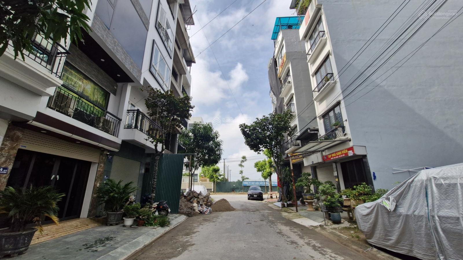 Bán đất Trịnh Văn Bô. Lô góc 3 mặt thoáng. Gần CĐ FPT, ôtô 7 chỗ vào đất xây CCMN. Dt 95m2, 15.5tỷ Bán đất Trịnh Văn Bô. Lô góc 3 mặt thoáng. Gần CĐ FPT, ôtô 7 chỗ vào đất xây CCMN. Dt 95m2, 15.5tỷ