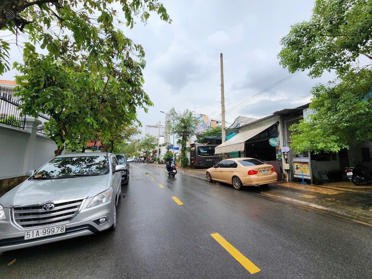 Bán nhà mặt tiền Quốc Hương, Thảo Điền, An Khánh, 12 x 26m. CTXD hầm 7 tầng. Giá 83.6 tỷ