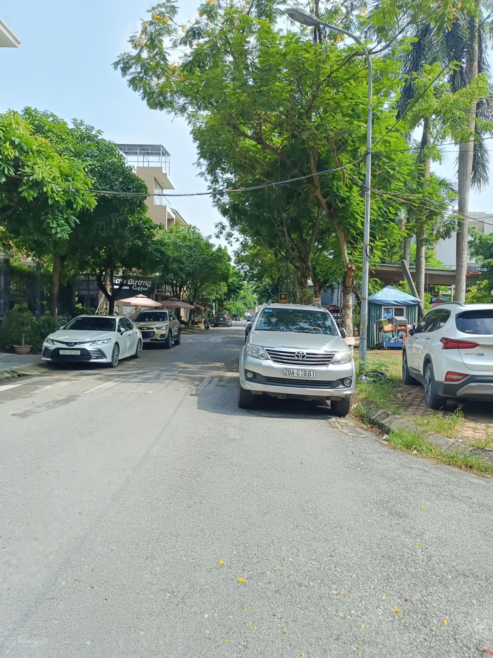 Đấu giá Tứ Hiệp, Thanh Trì kinh doanh, VP sầm uất DT 95m2/giá rẻ chỉ 18tỷ siêu hời