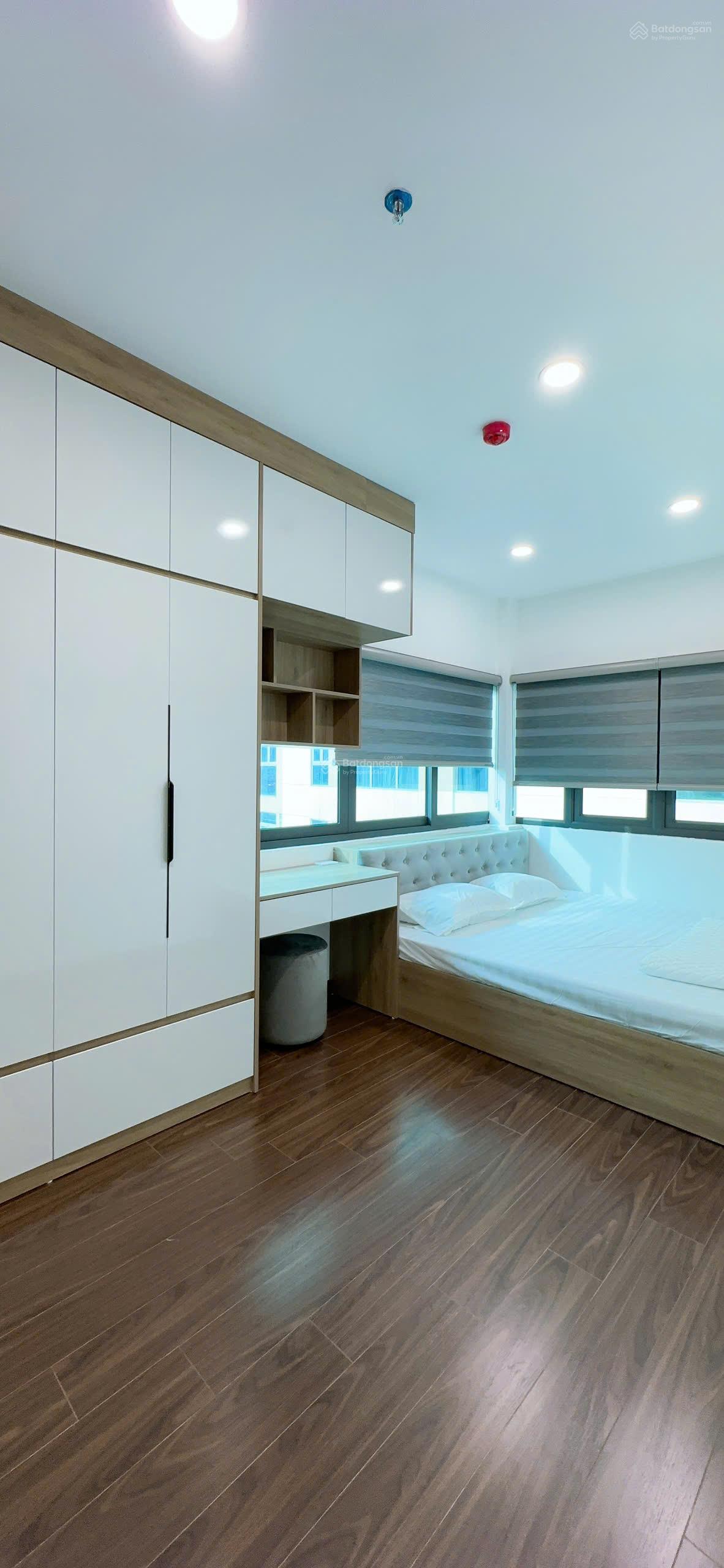 Chính chủ cho thuê căn hộ 2N1K-75m2 tại mặt phố Tây Hồ full nội thất nhập khẩu, tiện nghi đẳng cấp