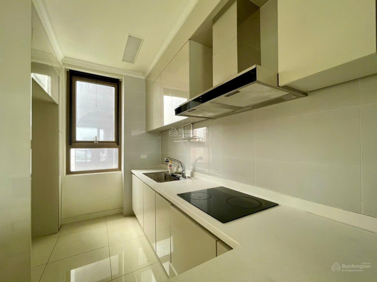 Bán chung cư Starlake Tây Hồ Tây GĐ2 mặt đường Võ Chí Công 111m2 giá từ 21tỷ full nội thất, tầng 1x