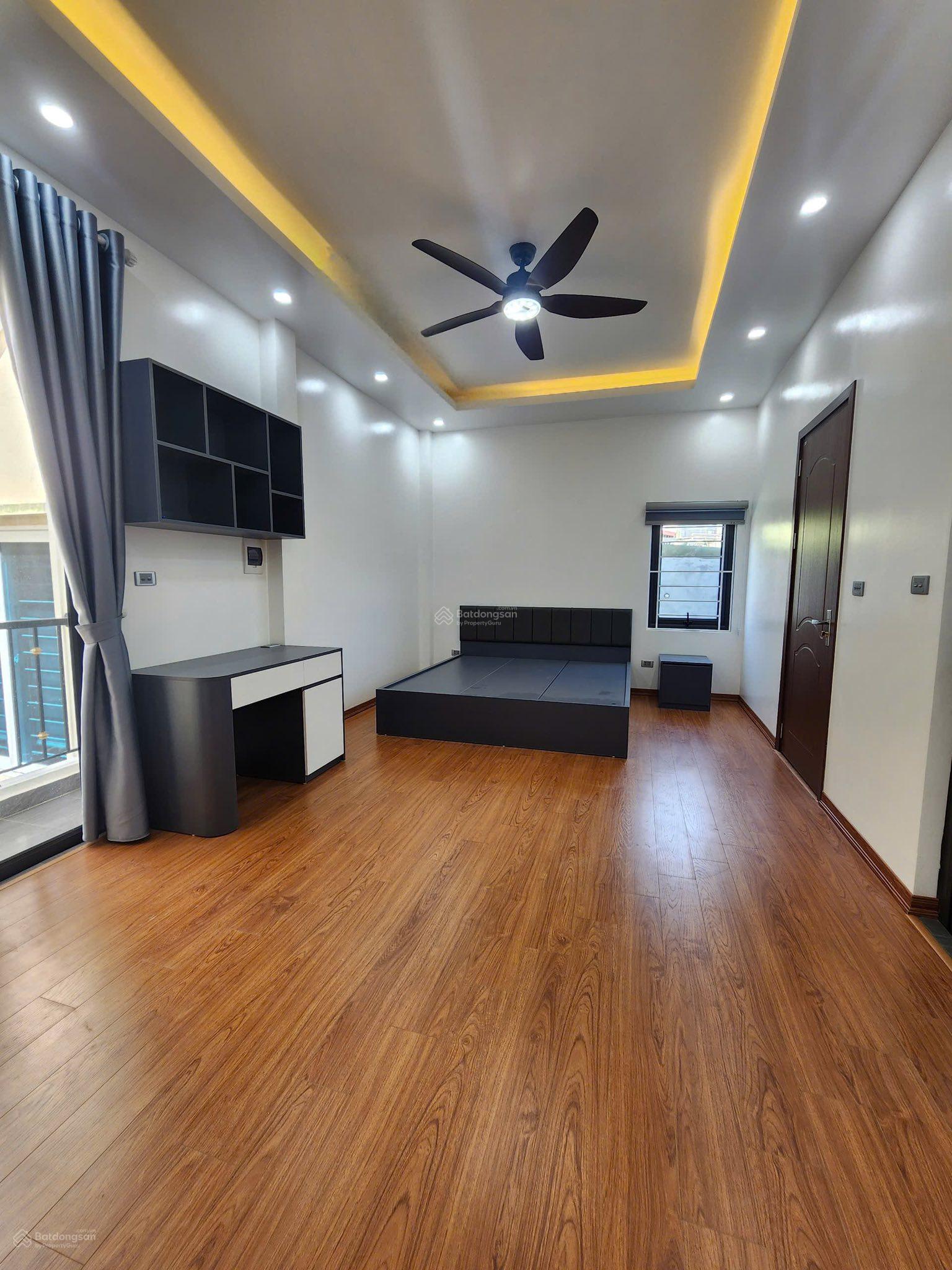 Cho thuê nguyên căn mới Huỳnh Thúc Kháng 50m² * 6 tầng, vị trí kinh doanh, VP, thông sàn. Giá 15tr