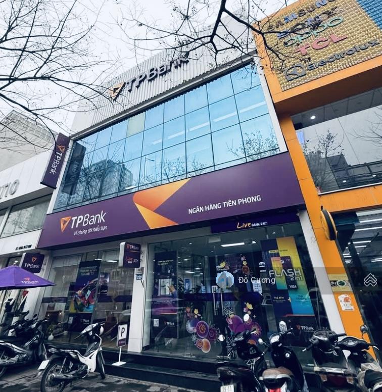 Mặt phố hot nhất quận - bán nhà mặt phố Phố Huế - 355m2 x 2 tầng, giá bán đất - MT 10m - 0974 660 ***