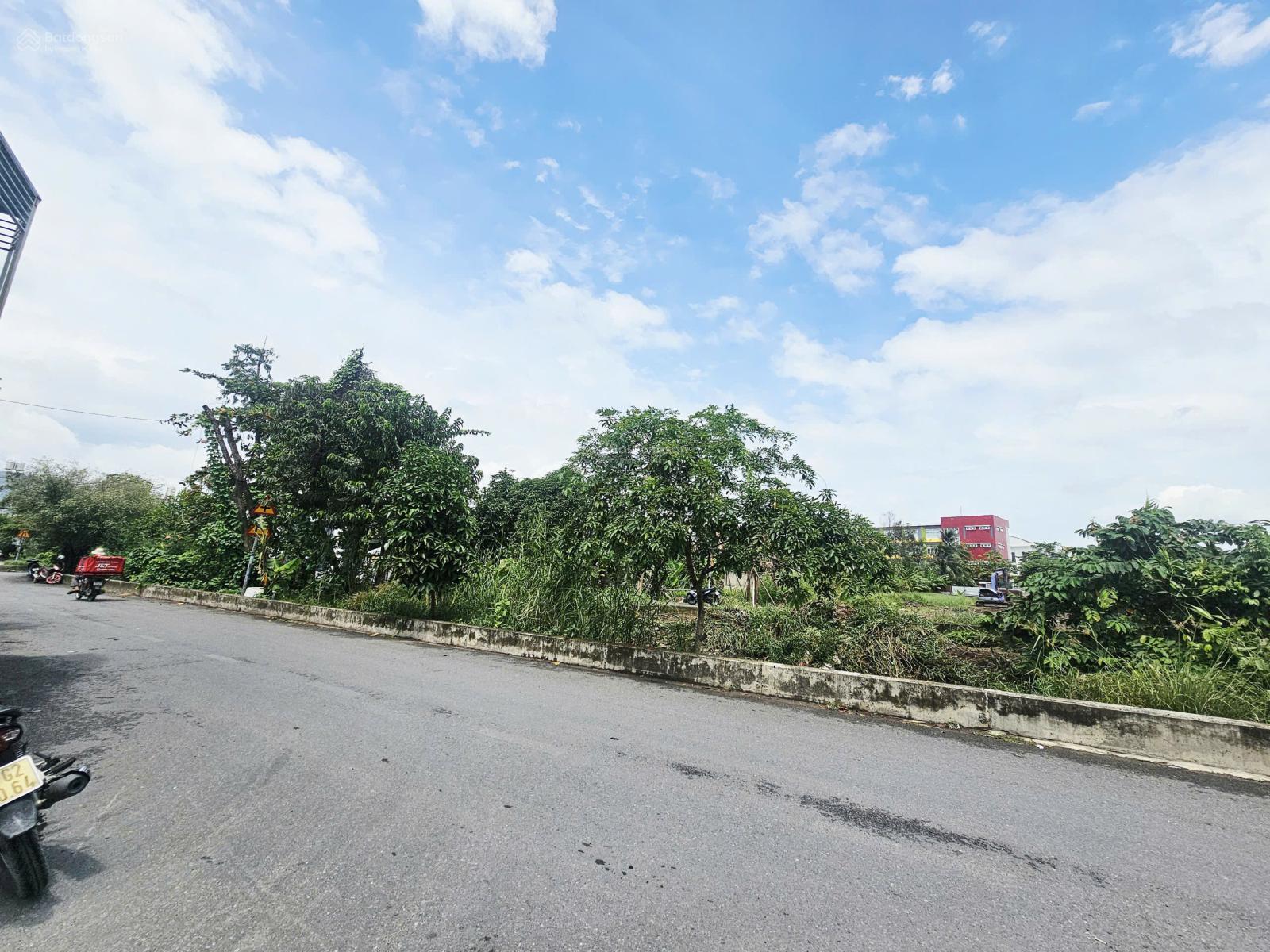 Đất góc 2 mặt tiền đường TX46, 6,2x20m, đối diện trường Tô Ngọc Vân