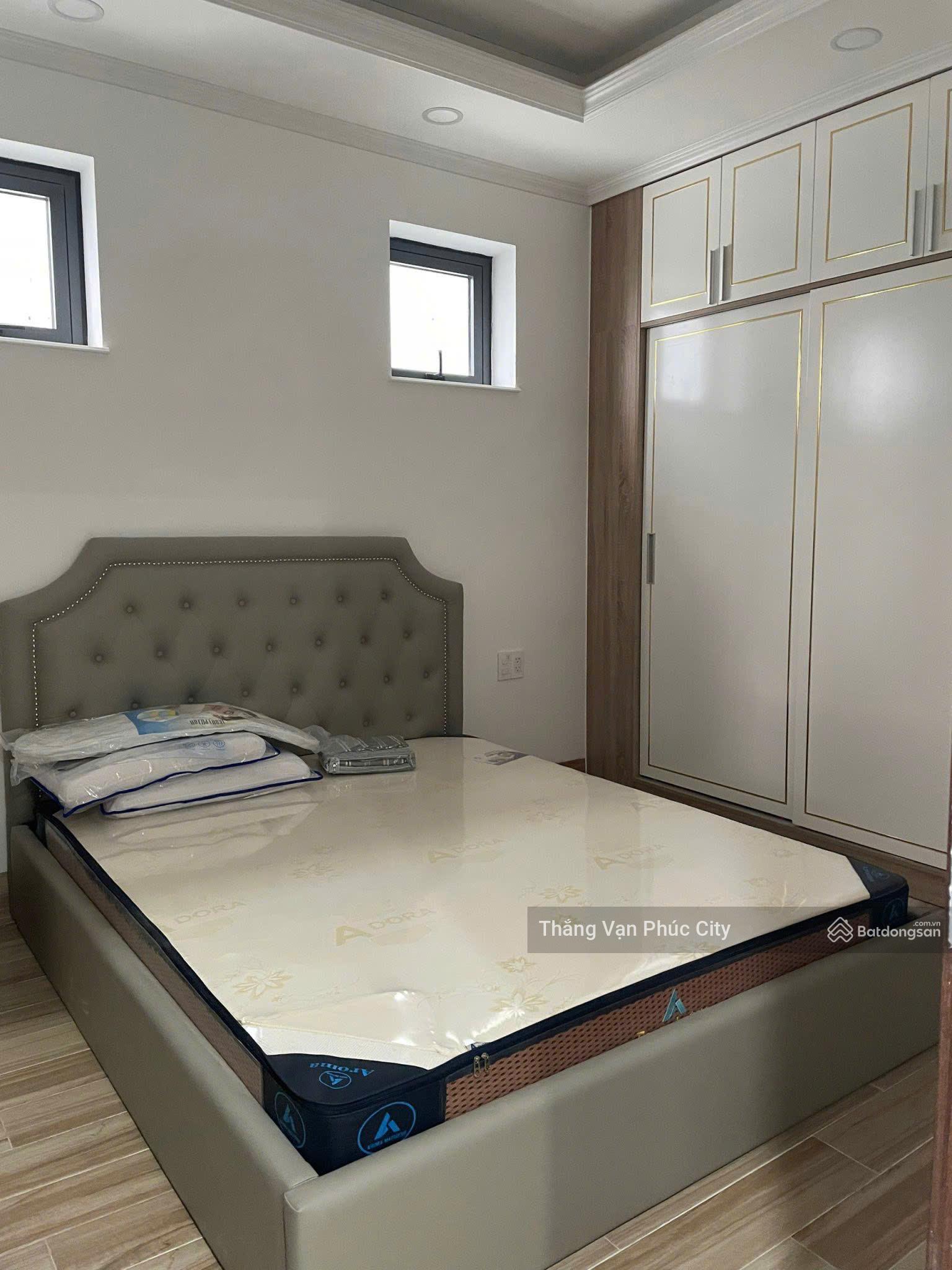 Cho Thuê Căn Hộ 2 Phòng Ngủ, Full Nội Thất, Có Ban Công Rộng, Nhà Mới