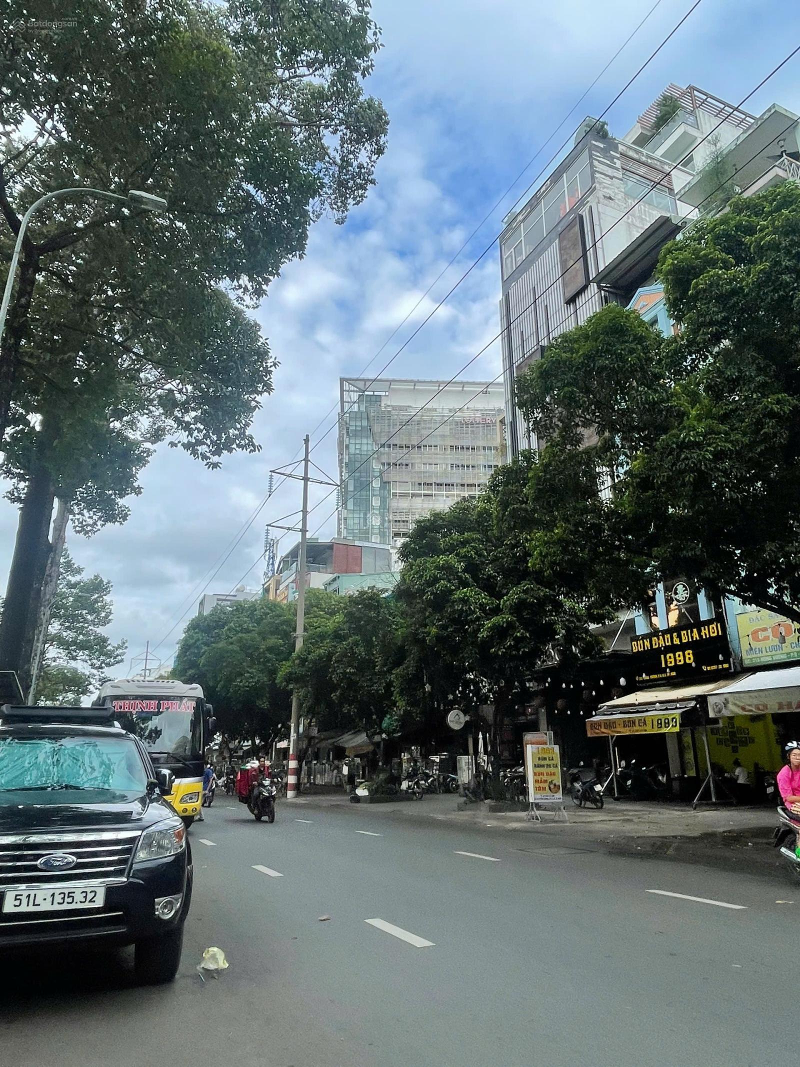 Mặt tiền Hùng Vương 4.5x16m, nhà 5 tầng vỉa hè rộng 8m gần An Đông Plaza, vị trí đẹp giá 22 tỷ TL Mặt tiền Hùng Vương 4.5x16m, nhà 5 tầng vỉa hè rộng 8m gần An Đông Plaza, vị trí đẹp giá 22 tỷ TL