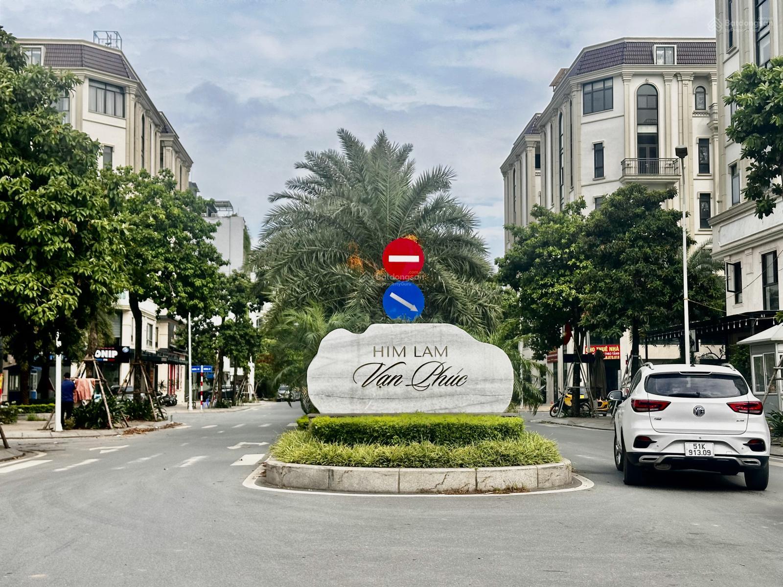Bán gấp lô góc Him Lam Vạn Phúc - mặt đường Tố Hữu - 105m2, MT: 30m, siêu kinh doanh - 60 tỷ