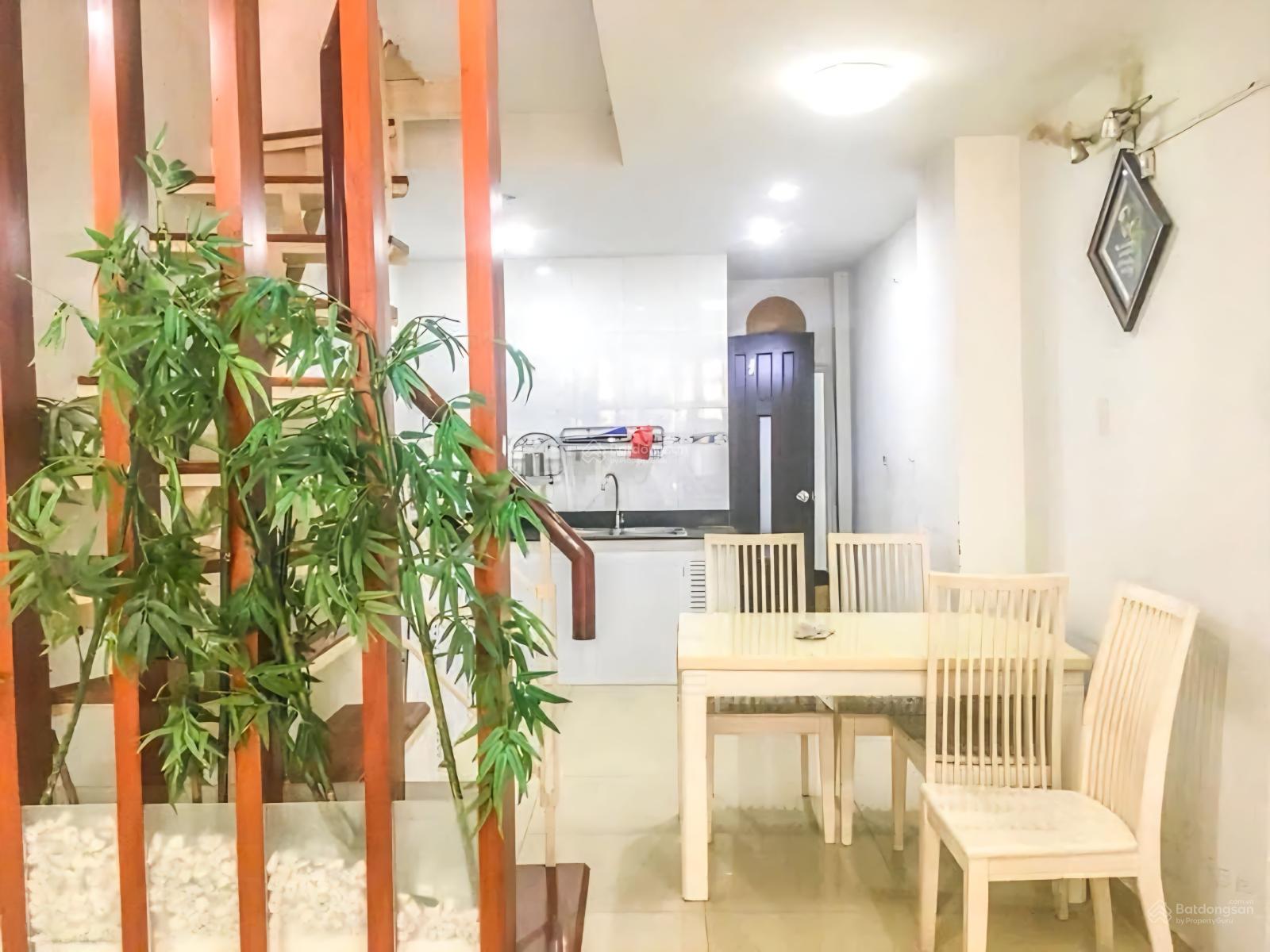 Quận 1 - VIP - đối diện Công An TP - 3 tầng sát MT - 20tr/tháng - chỉ 8.08 tỷ Quận 1 - VIP - đối diện Công An TP - 3 tầng sát MT - 20tr/tháng - chỉ 8.08 tỷ