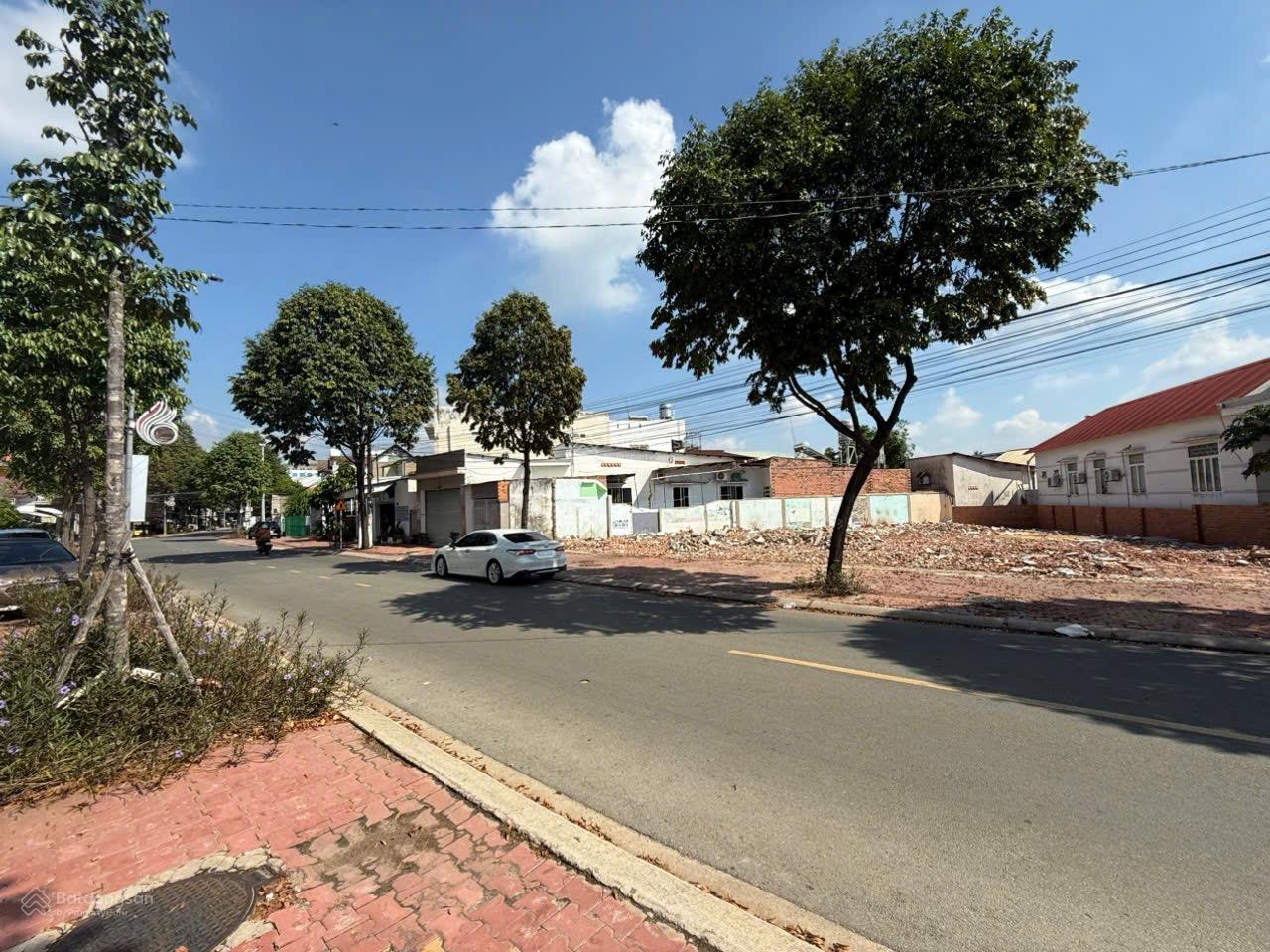 Cần bán lô đất mặt tiền đường Phạm Thị Tân, Phú Lợi (gần Dê Ninh Bình) Bình Dương cũ