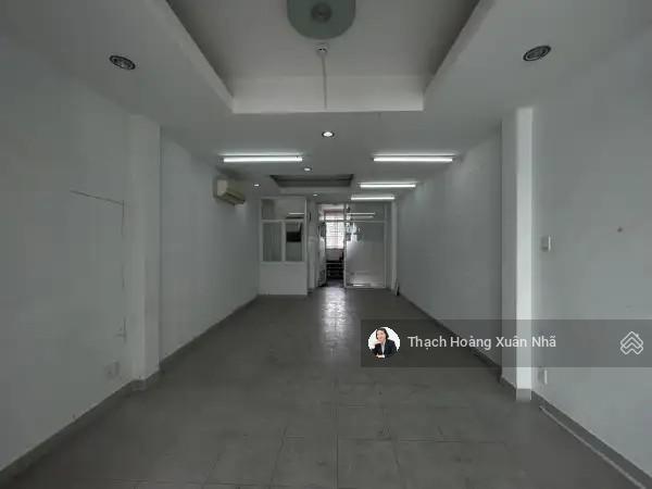 Hẻm xe hơi + 2 mặt thoáng trước sau, thông ra Hai Bà Trưng, Q1 - 4 x 17m - XD: 5 tầng- Chỉ 17,3 tỷ