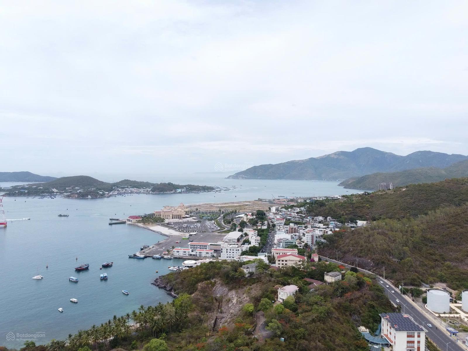 Bán gấp đất sổ đỏ gần biển Trần Phú Nha Trang  cách biển vài bước chân, tiềm năng sinh lời cao